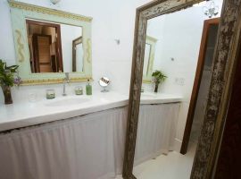 Hospedaria do Quadrado Suíte Std Muita comodidade com banheiro em dois ambientes Trancoso Bahia